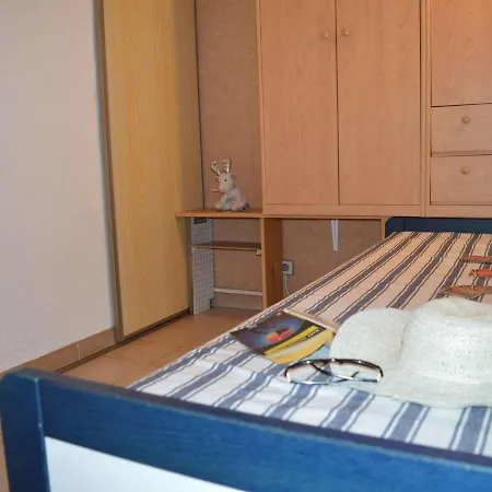 A St-raphael Avec Terrasse Et Parking, A 100m De La - Fr-1-226a-23 Apartment *