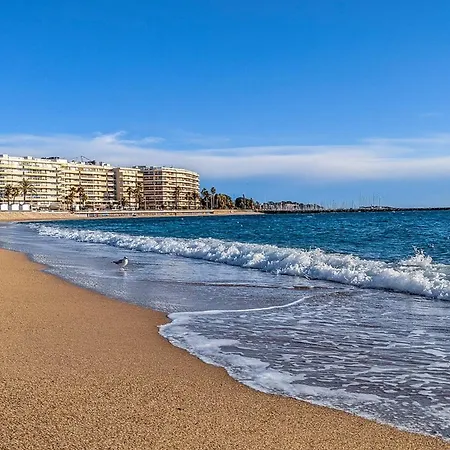 A St-raphael Avec Terrasse Et Parking, A 100m De La - Fr-1-226a-23 * Saint-Raphael (Var)