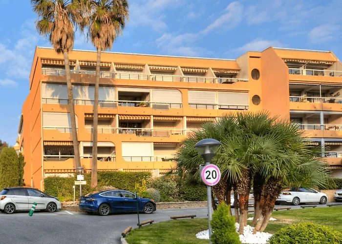 A St-raphael Avec Terrasse Et Parking, A 100m De La - Fr-1-226a-23 アパート Saint-Raphaël