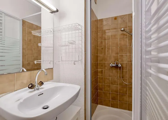 A St-raphael Avec Terrasse Et Parking, A 100m De La - Fr-1-226a-23 *