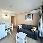 A St-raphael Avec Terrasse Et Parking, A 100m De La - Fr-1-226a-23 * Saint-Raphaël