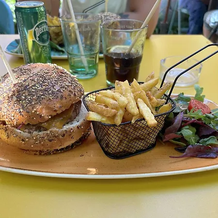 Apartman A St-raphael Avec Terrasse Et Parking, A 100m De La - Fr-1-226a-23 *