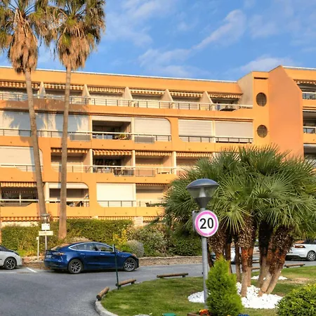 A St-raphael Avec Terrasse Et Parking, A 100m De La - Fr-1-226a-23 Apartamento Saint-Raphaël