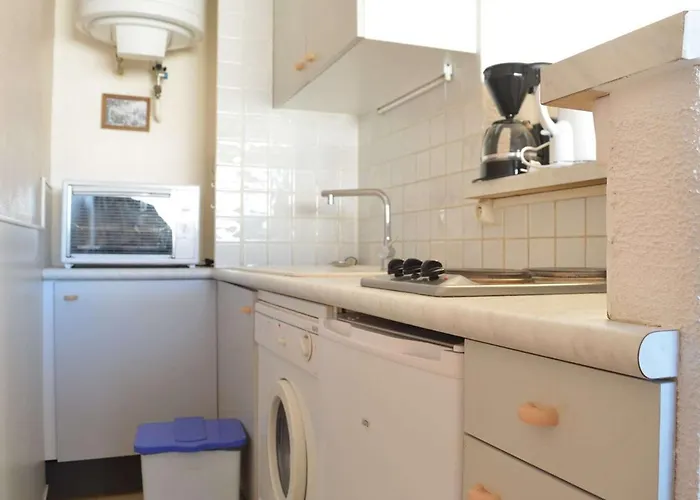 A St-raphael Avec Terrasse Et Parking, A 100m De La - Fr-1-226a-23 Apartman