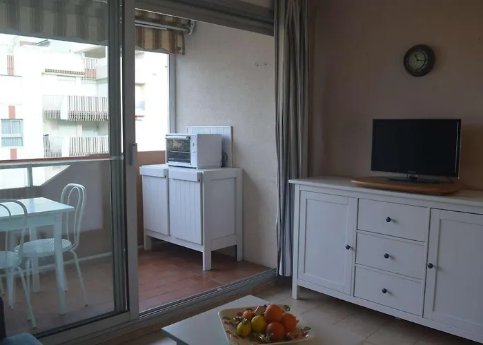 A St-raphael Avec Terrasse Et Parking, A 100m De La - Fr-1-226a-23 Saint-Raphaël