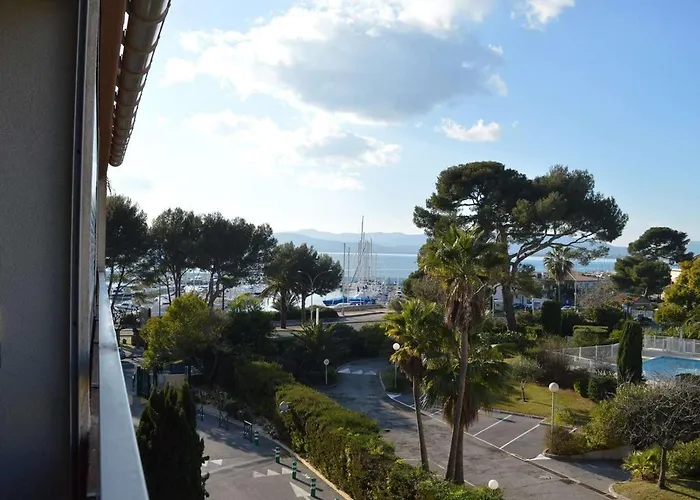 A St-raphael Avec Terrasse Et Parking, A 100m De La - Fr-1-226a-23 Apartman Saint-Raphaël