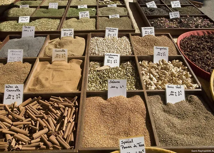 A St-raphael Avec Terrasse Et Parking, A 100m De La - Fr-1-226a-23 Apartman Saint-Raphaël